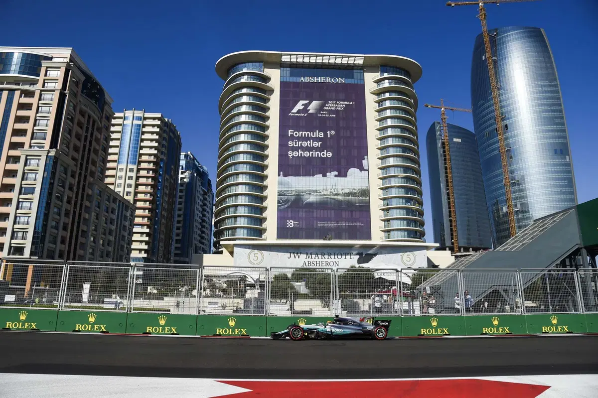 F1, GP Azerbaijan 2017: pole per Hamilton. Terzo Raikkonen (25)