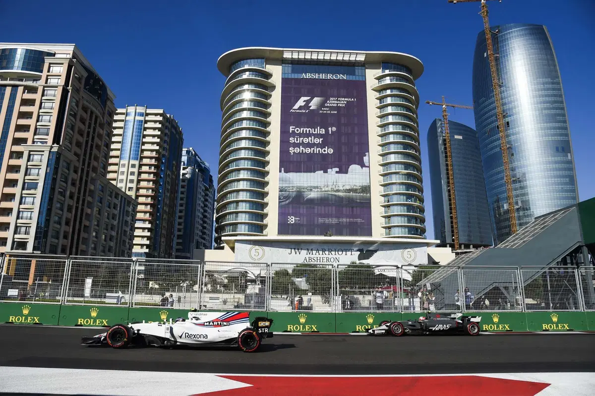 F1, GP Azerbaijan 2017: pole per Hamilton. Terzo Raikkonen (30)