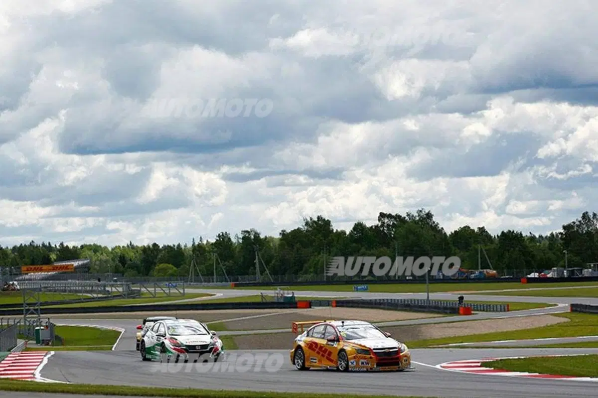 WTCC 2015, qualifiche Russia: Muller in pole (6)