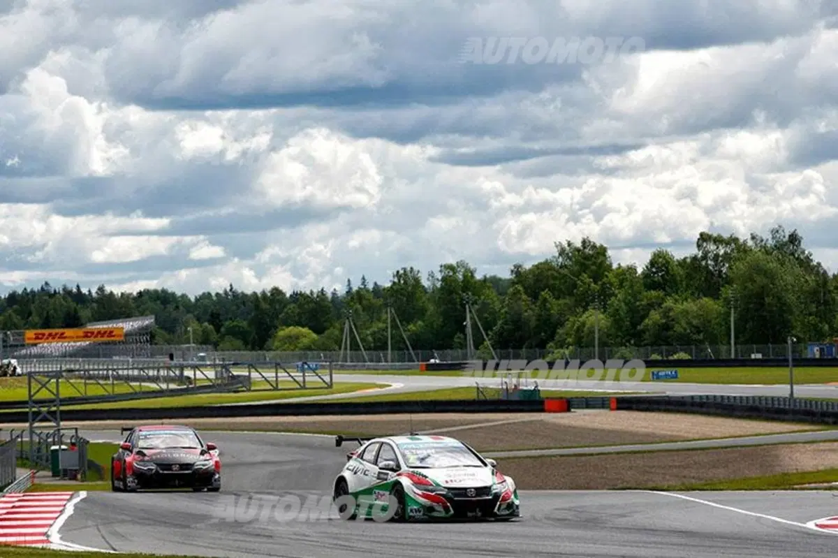 WTCC 2015, qualifiche Russia: Muller in pole (8)