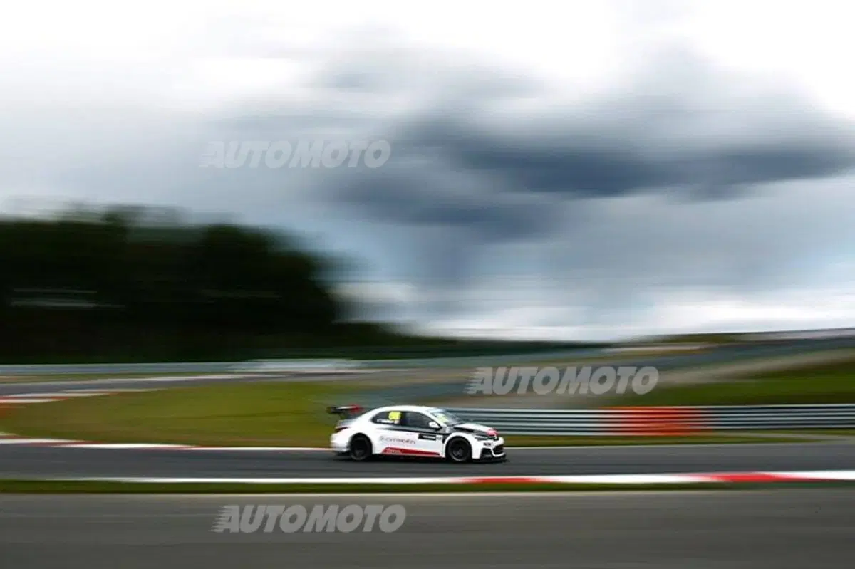 WTCC 2015, qualifiche Russia: Muller in pole (13)