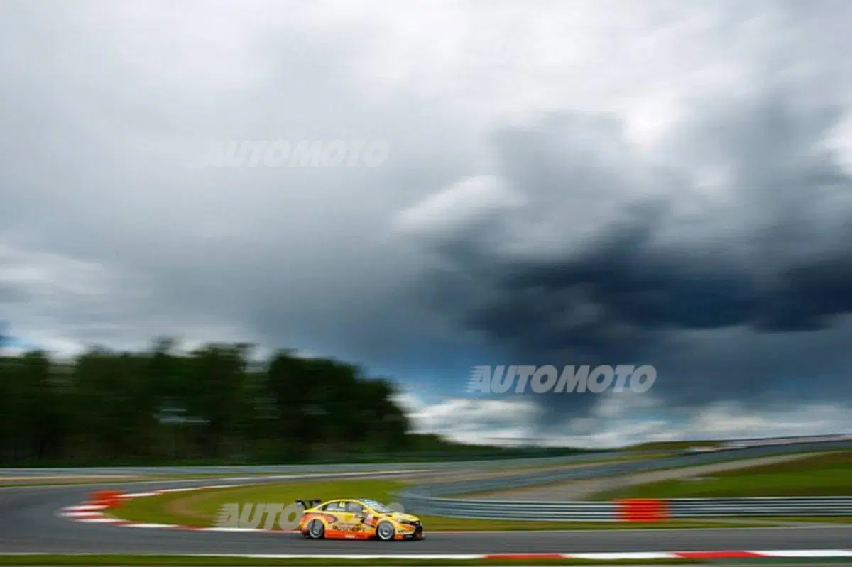 WTCC 2015, qualifiche Russia: Muller in pole (21)