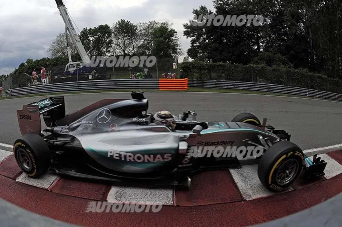 F1, Gp Canada 2015, FP3: due bandiere rosse, Rosberg al top (7)