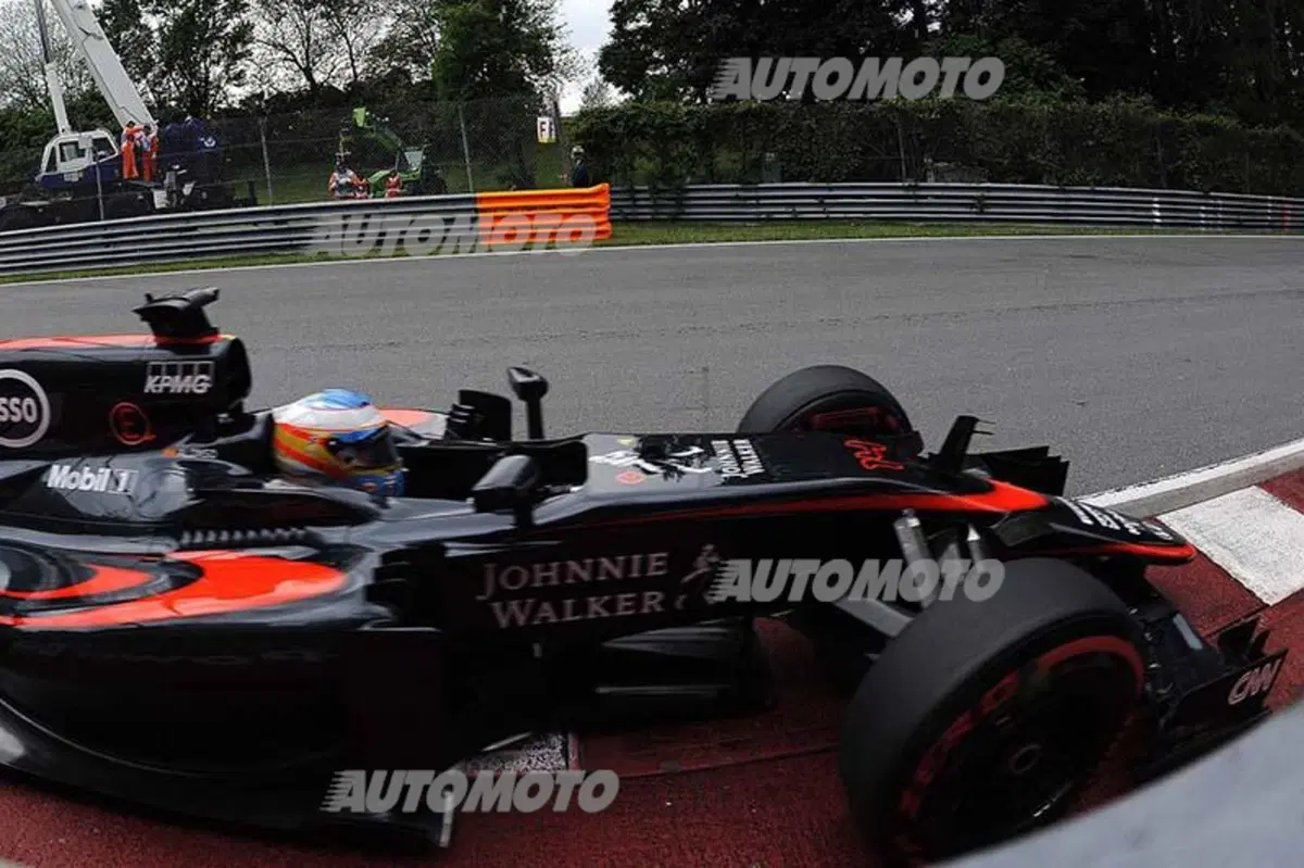 F1, Gp Canada 2015, FP3: due bandiere rosse, Rosberg al top (8)