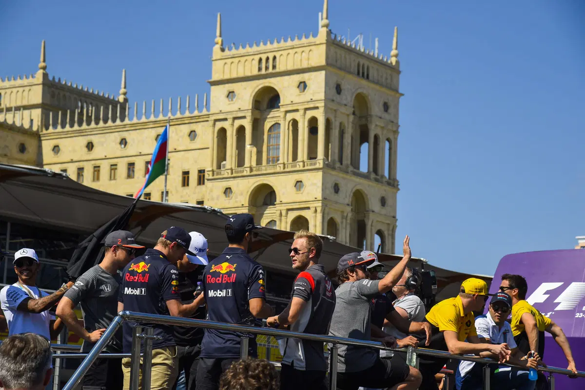F1, GP Azerbaijan 2017: Hamilton e Vettel, tra i due litiganti Ricciardo gode  (14)