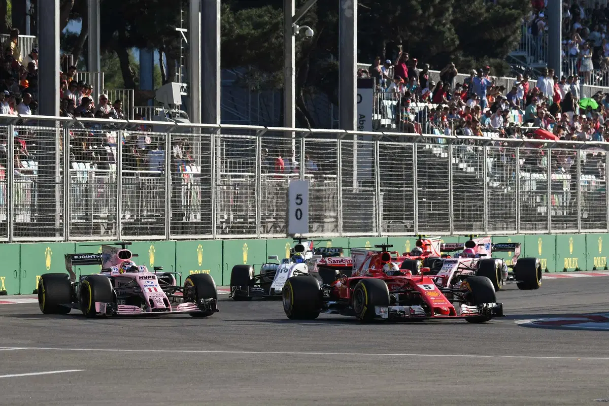 F1, GP Azerbaijan 2017: Hamilton e Vettel, tra i due litiganti Ricciardo gode  (25)