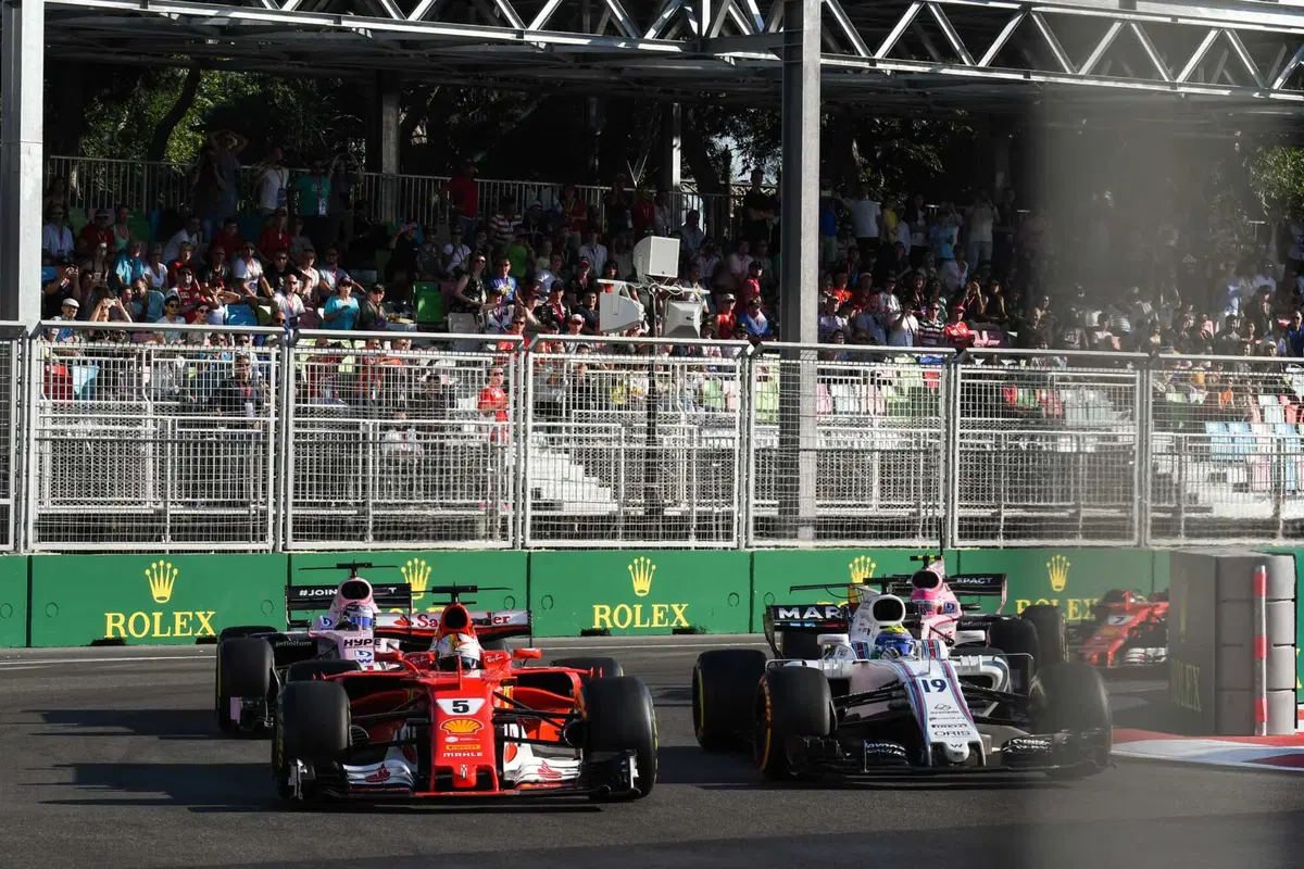 F1, GP Azerbaijan 2017: Hamilton e Vettel, tra i due litiganti Ricciardo gode  (28)