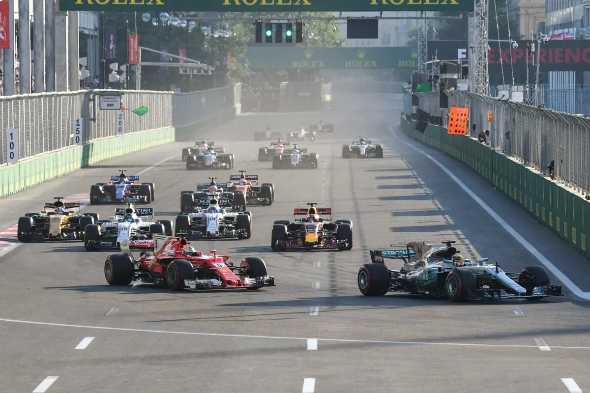 F1, GP Azerbaijan 2017: Hamilton e Vettel, tra i due litiganti Ricciardo gode  (32)