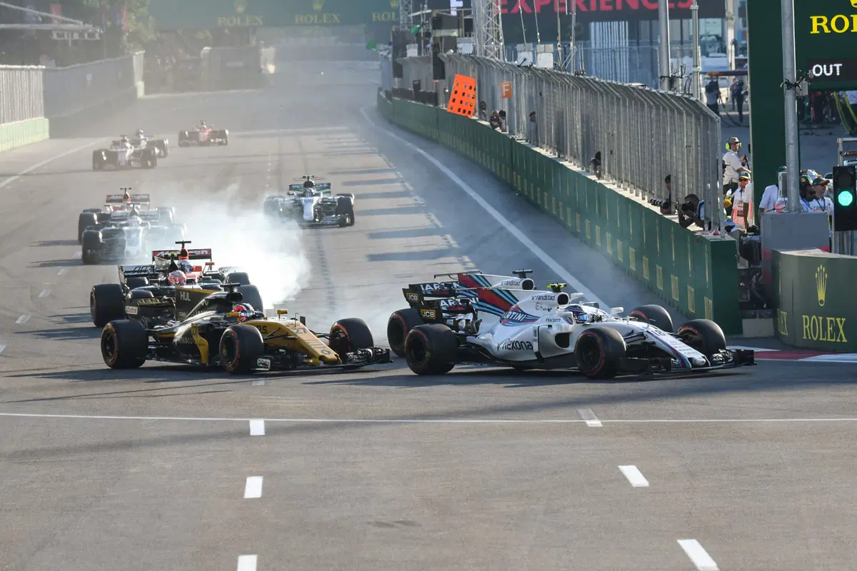 F1, GP Azerbaijan 2017: Hamilton e Vettel, tra i due litiganti Ricciardo gode  (33)