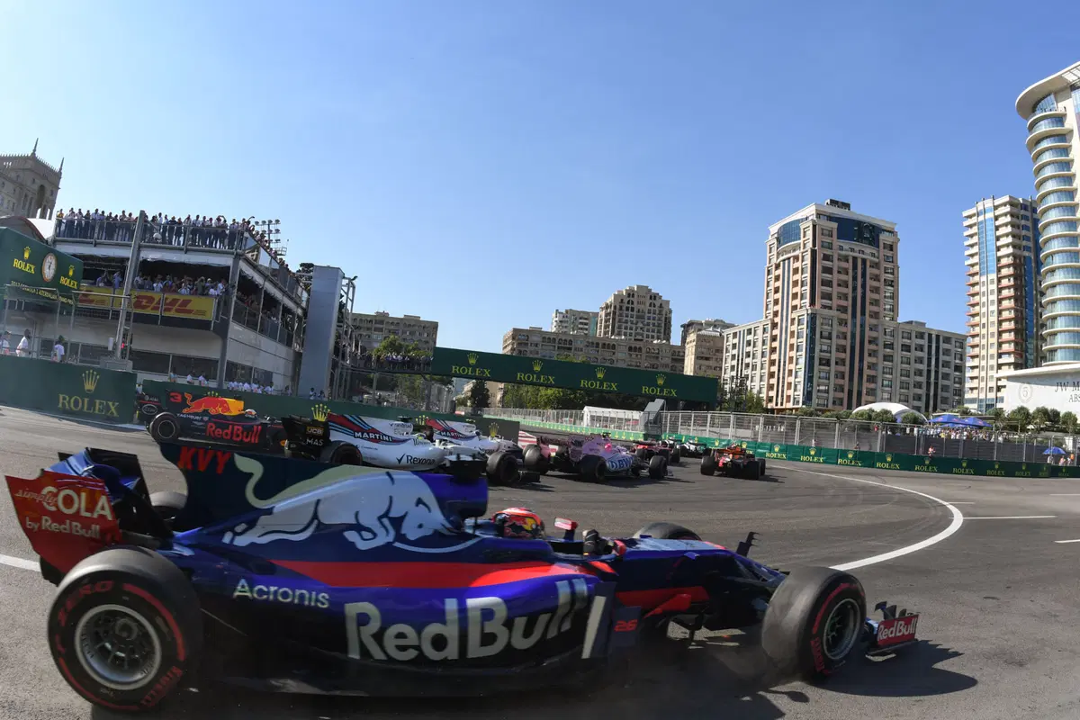 F1, GP Azerbaijan 2017: Hamilton e Vettel, tra i due litiganti Ricciardo gode  (42)