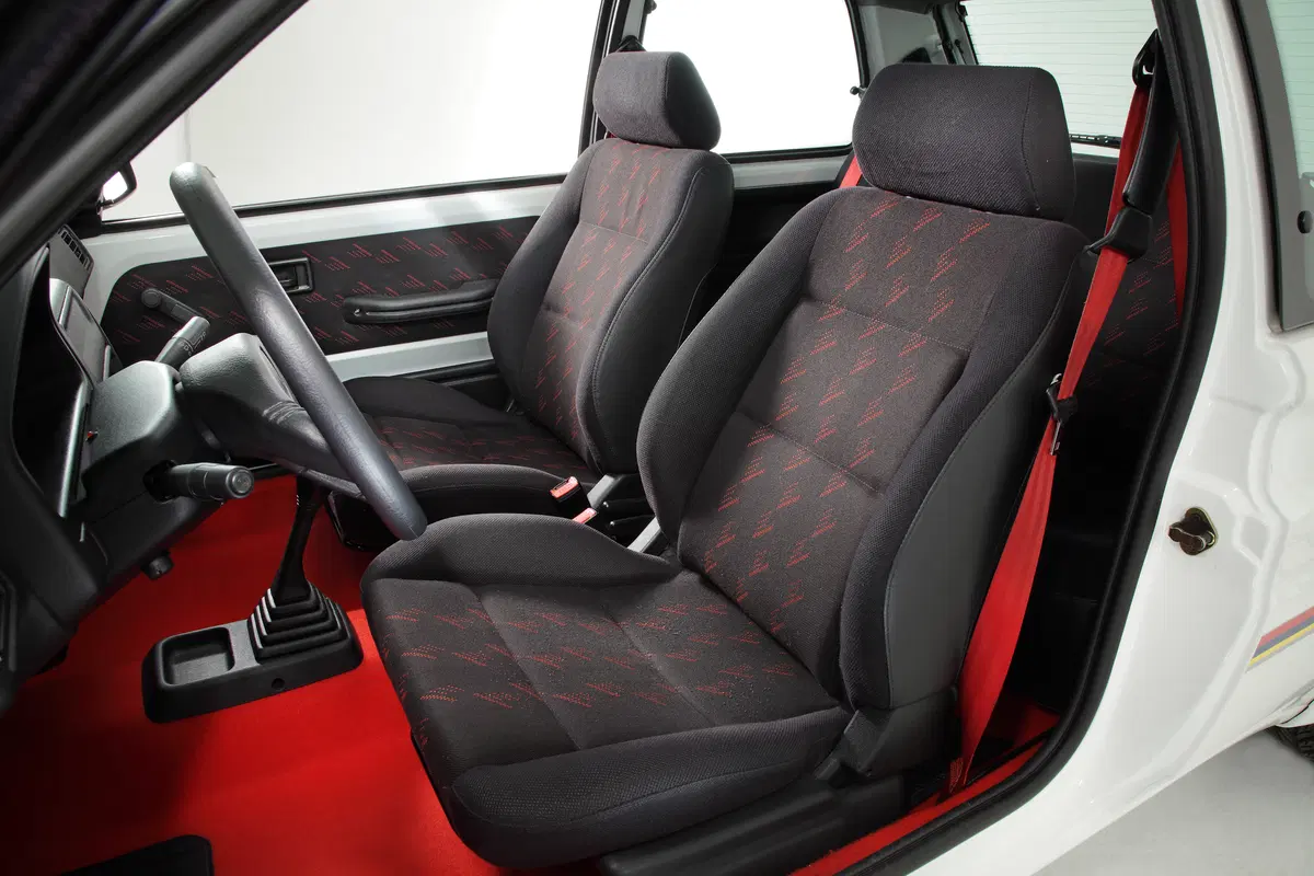 Peugeot 106 Rallye: rivive una gloria del Leone (4)