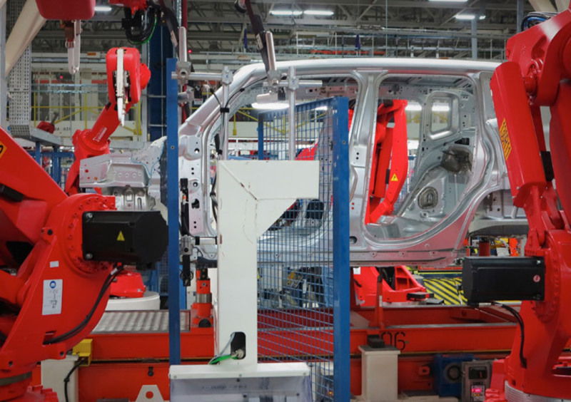 Il jobs act piace a Fiat: entro il 2015 altre 1.000 assunzioni