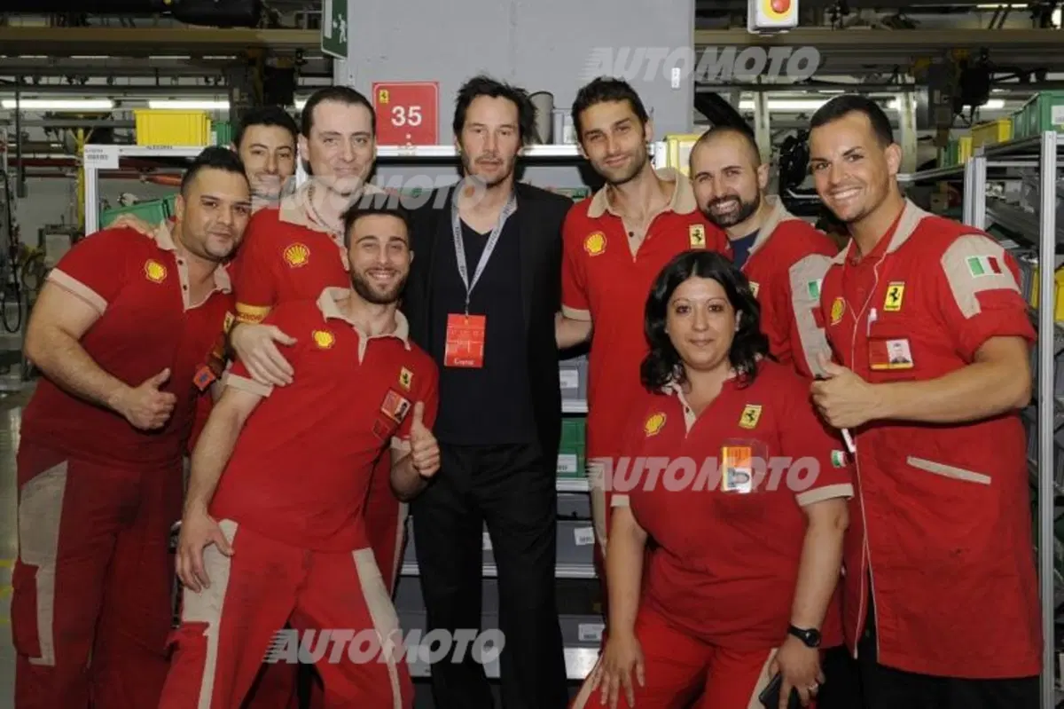 Keanu Reeves visita la Ferrari: «E' un sogno» (5)