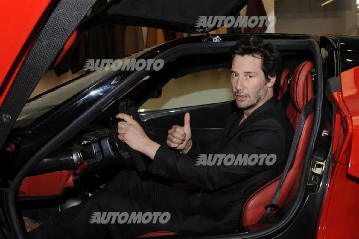 Keanu Reeves visita la Ferrari: «E' un sogno» (6)