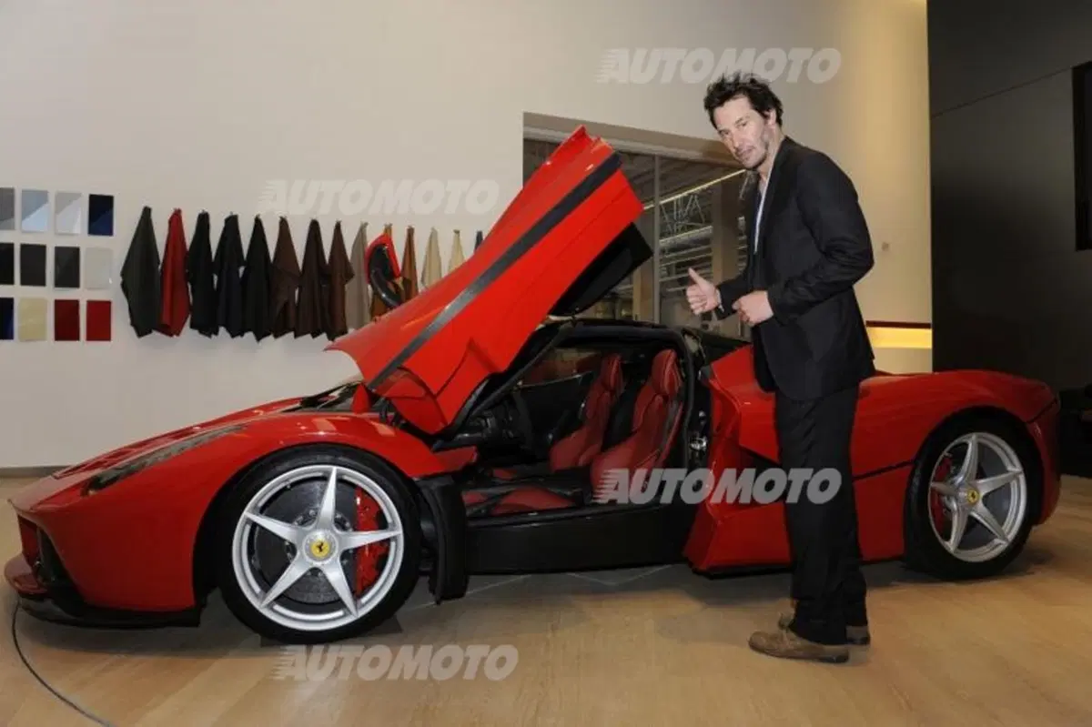 Keanu Reeves visita la Ferrari: «E' un sogno» (8)