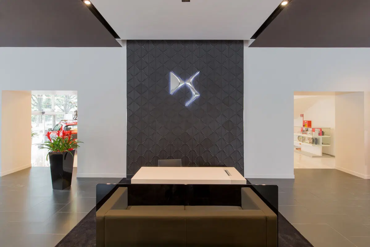 DS Store: a Milano il primo salone del marchio di lusso francese (3)
