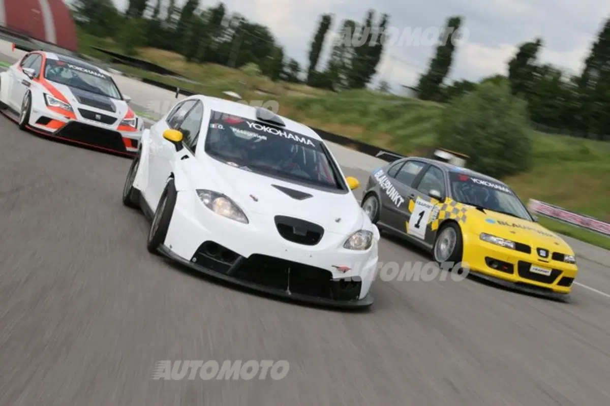 Seat Leon: Racing Inside