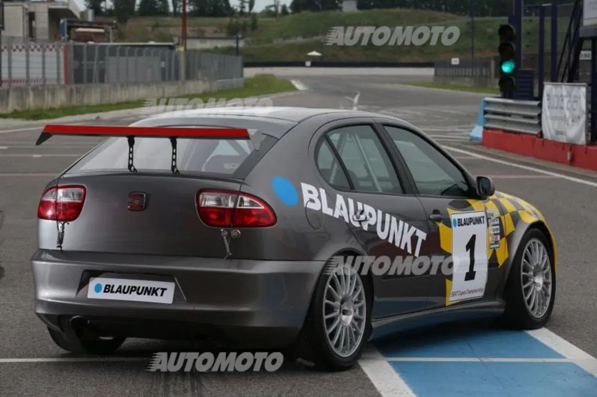 Seat Leon: Racing Inside (14)