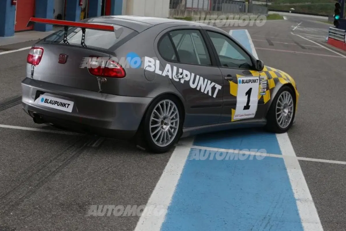 Seat Leon: Racing Inside (15)