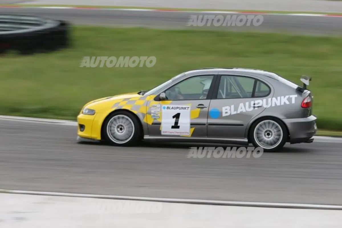 Seat Leon: Racing Inside (28)