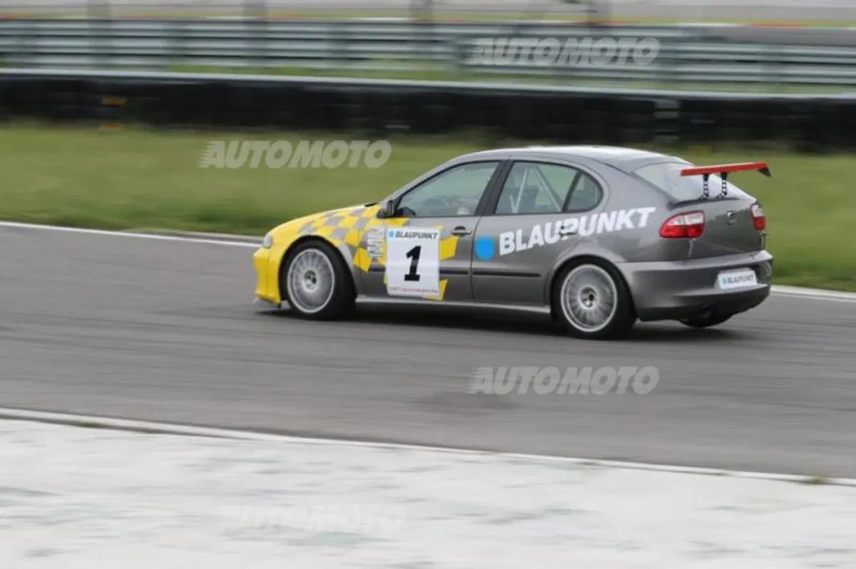 Seat Leon: Racing Inside (29)