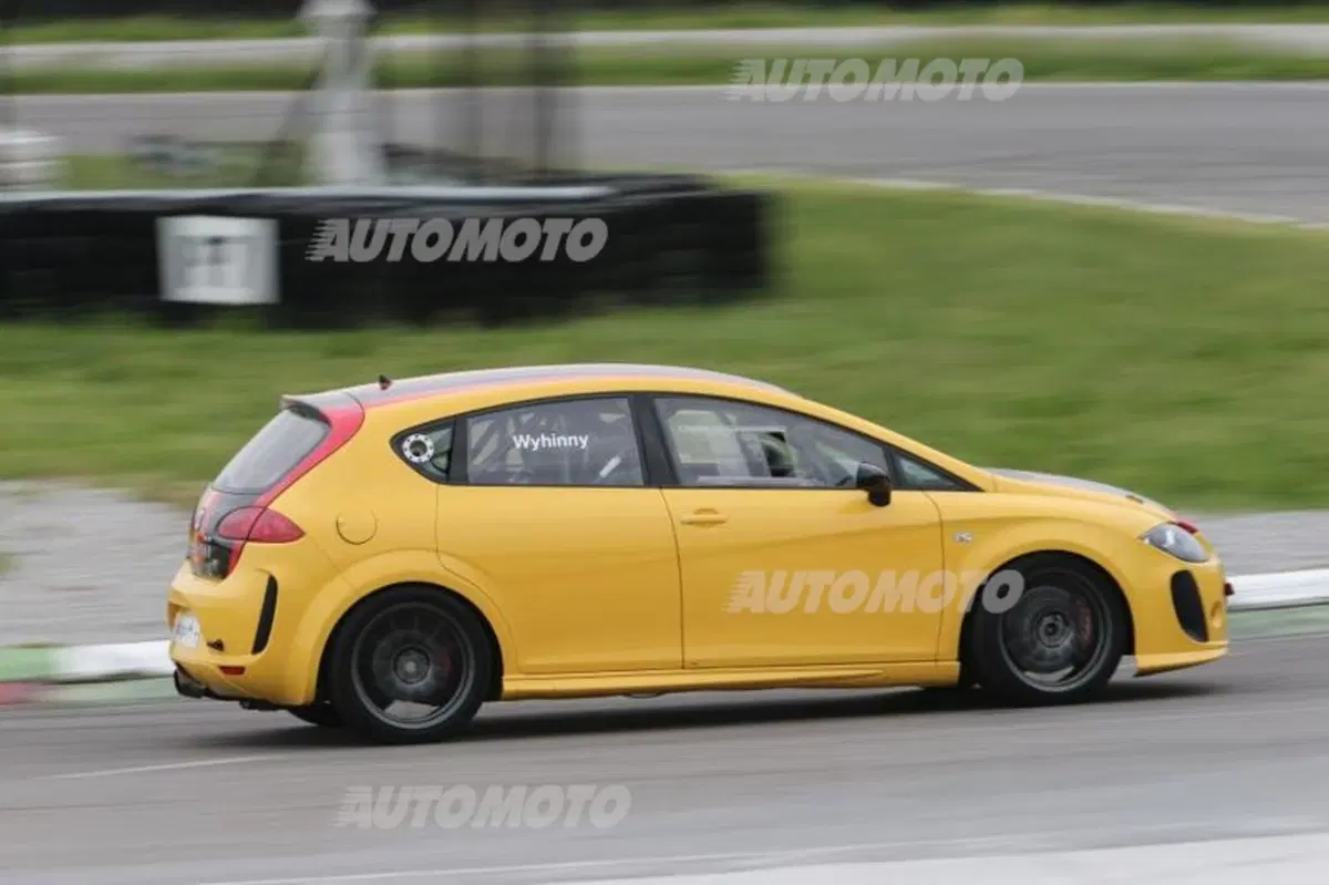 Seat Leon: Racing Inside (40)