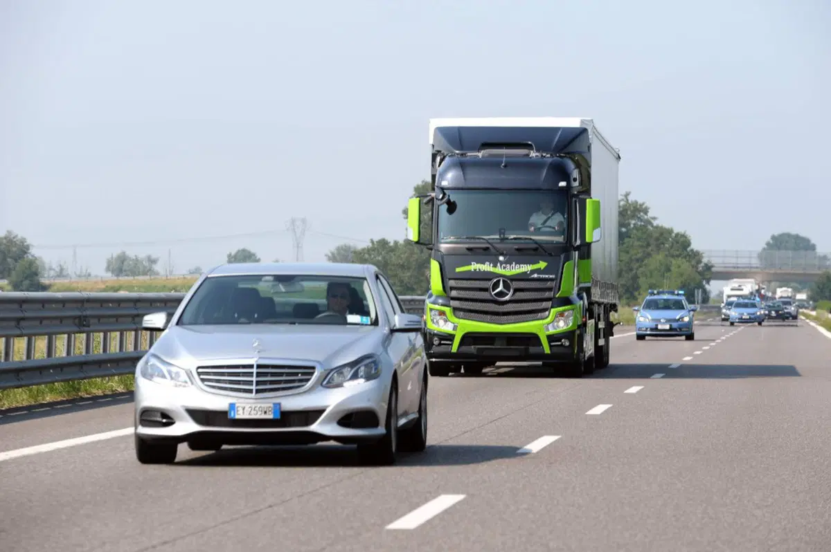 Mercedes Actros: camion a guida autonoma. L'abbiamo provato (13)