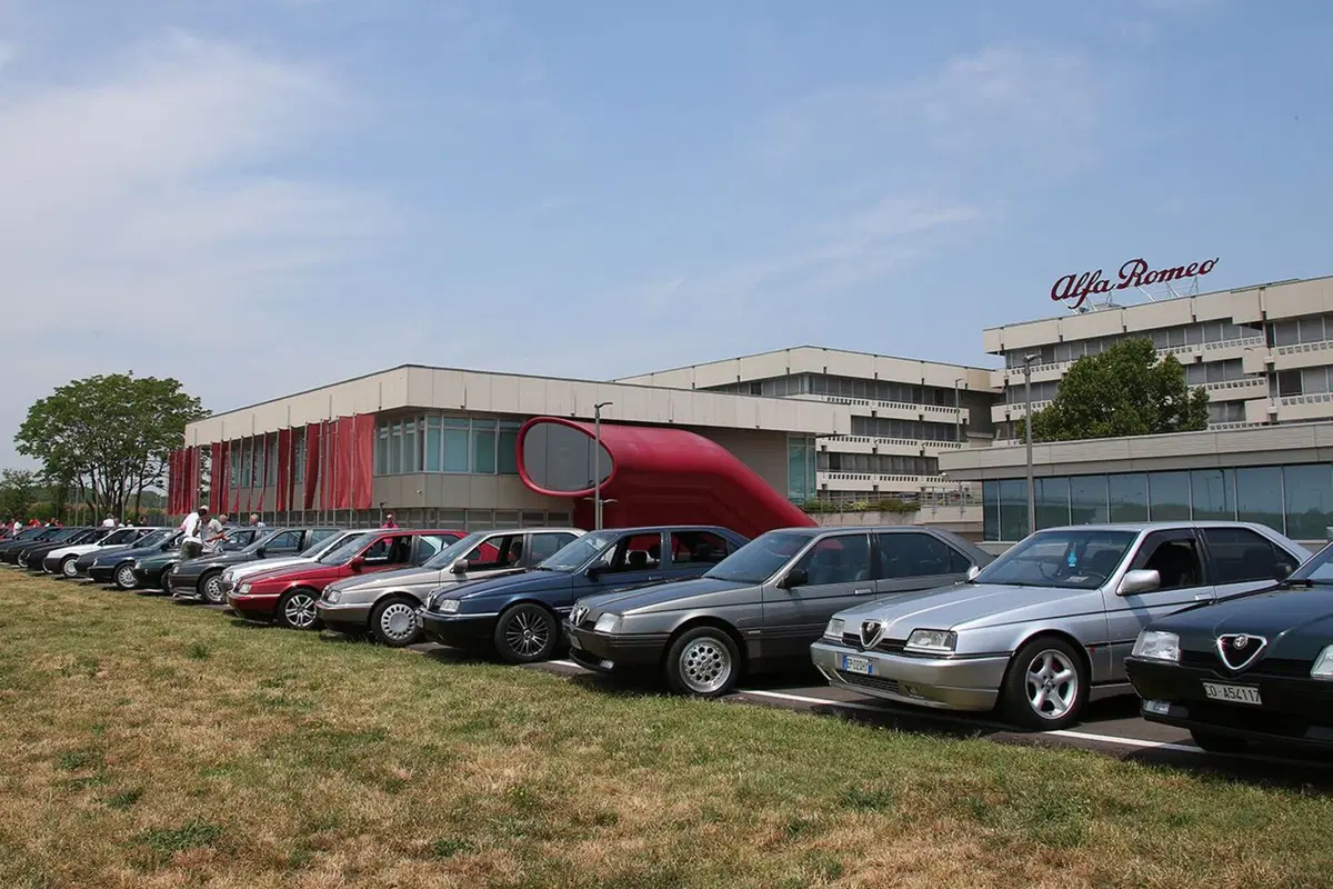 Alfa Romeo 164: l'ammiraglia di fine anni '80 compie 30 anni (6)