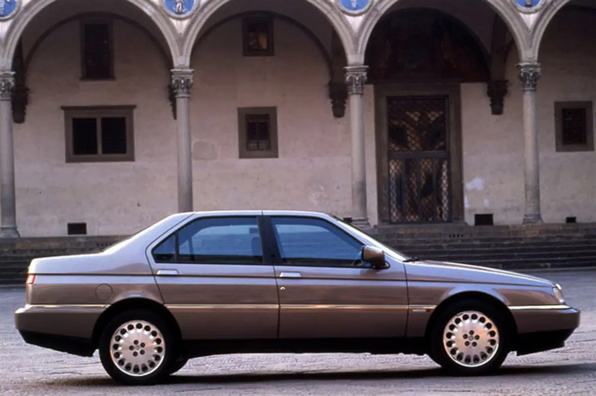 Alfa Romeo 164: l'ammiraglia di fine anni '80 compie 30 anni (8)