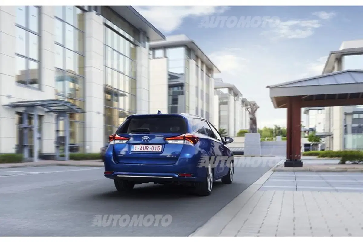 Toyota Auris restyling (3)