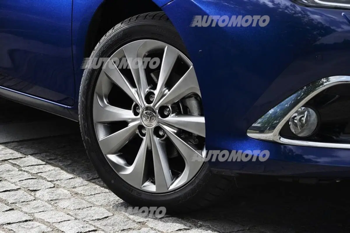 Toyota Auris restyling (14)