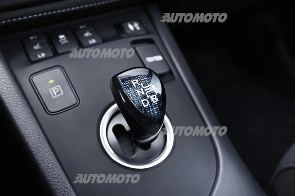 Toyota Auris restyling (15)