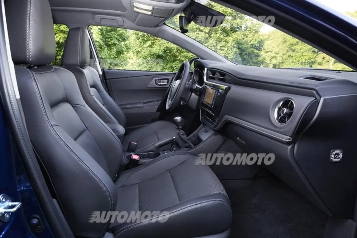 Toyota Auris restyling (16)