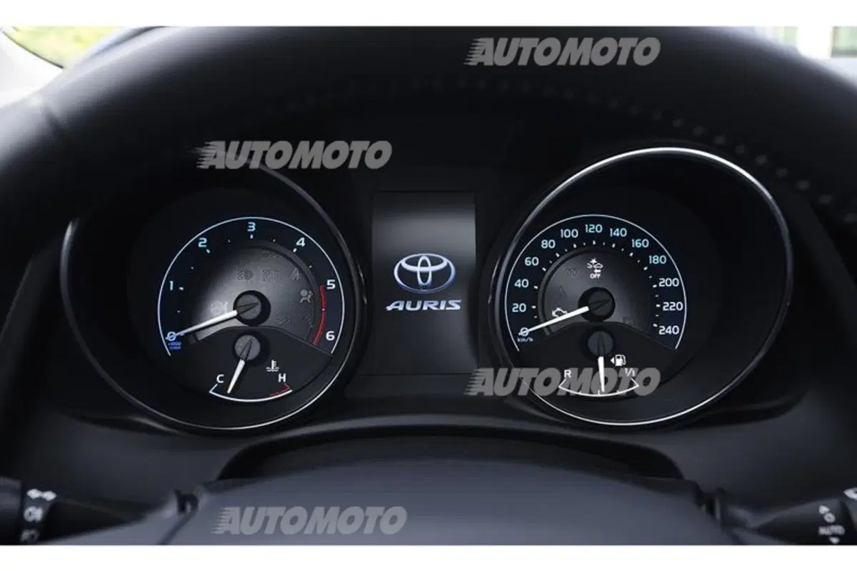 Toyota Auris restyling (18)