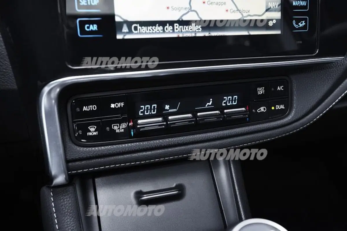 Toyota Auris restyling (20)