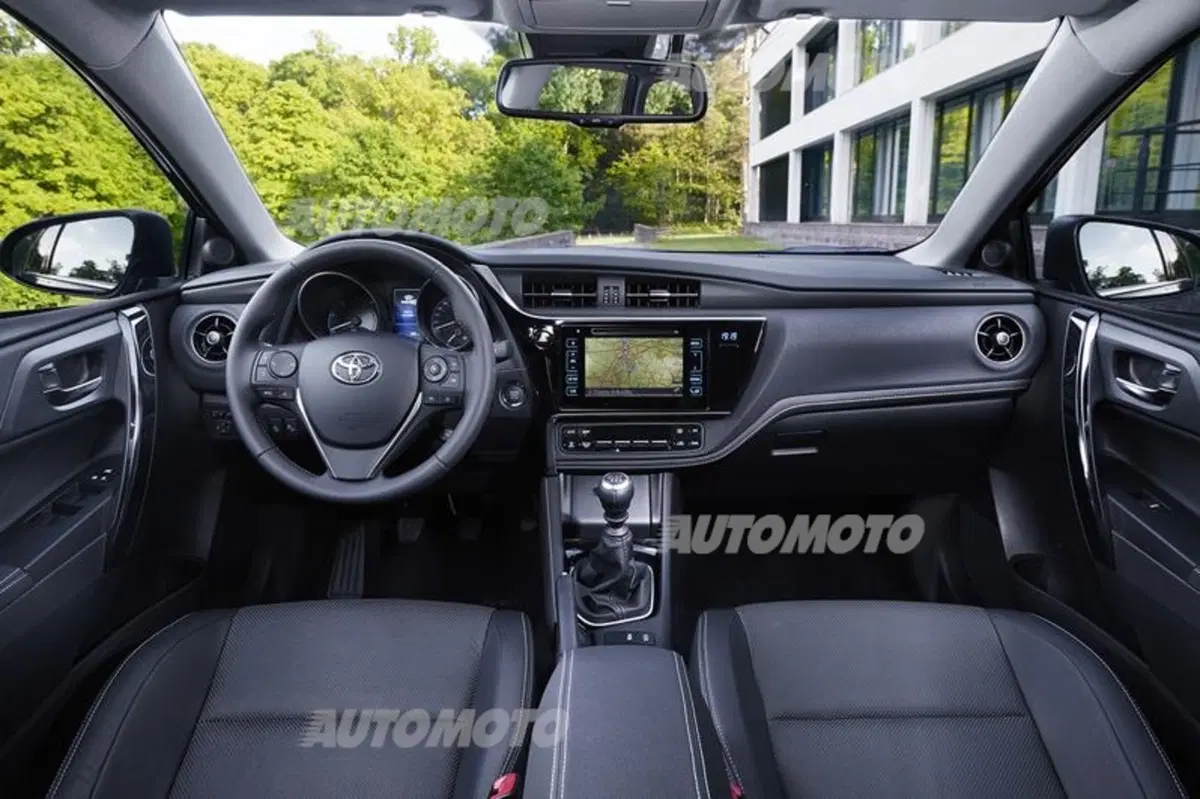 Toyota Auris restyling (24)