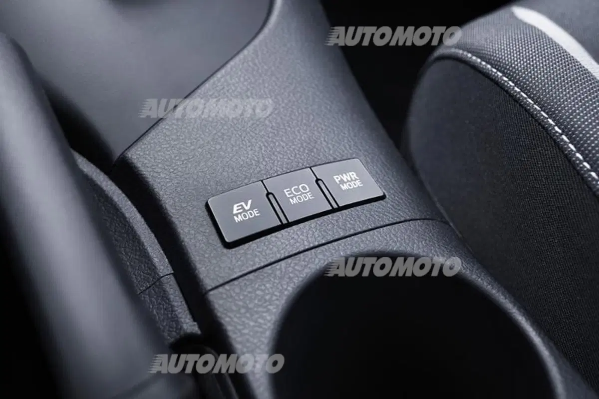 Toyota Auris restyling (27)