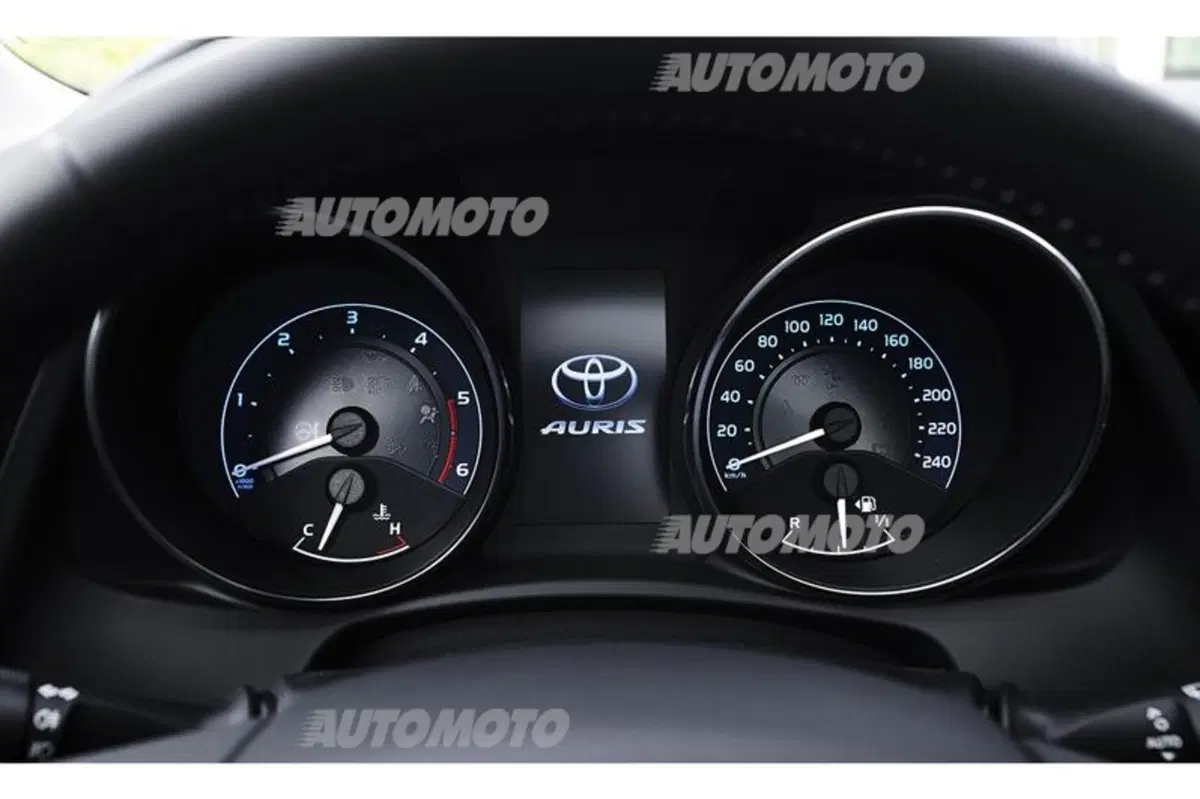 Toyota Auris restyling (42)