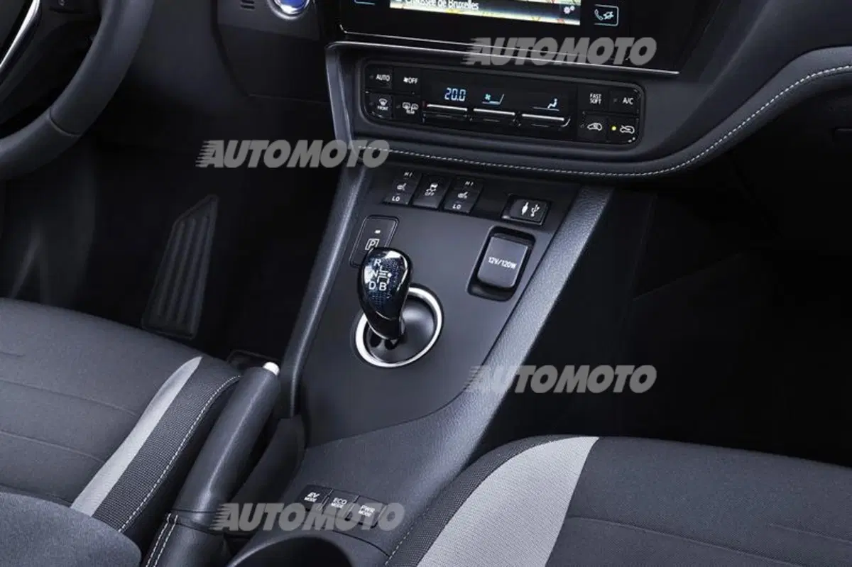 Toyota Auris restyling (44)