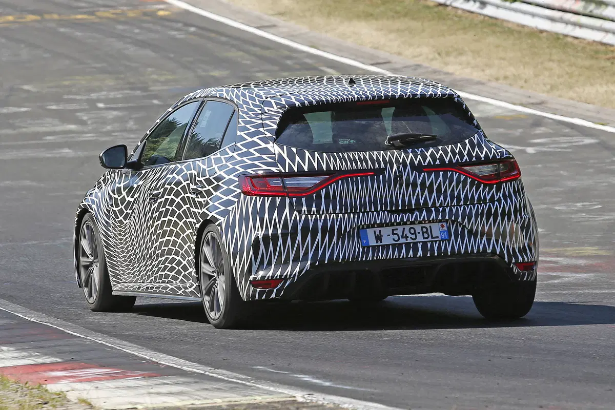 Megane R.S, quasi pronta l'arma più affilata della casa francese (3)