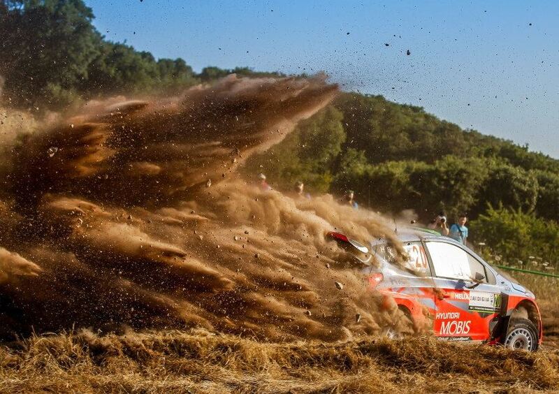 WRC Italia Sardegna: a Cagliari-Prokop Spettacolo. Primi fuochi d&rsquo;artificio di Hyundai