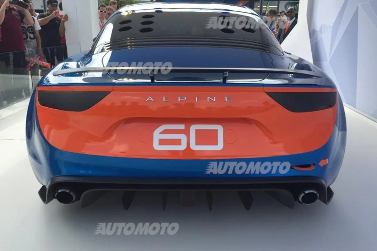 Alpine Celebration concept: anticipa la futura sportiva a motore centrale (7)