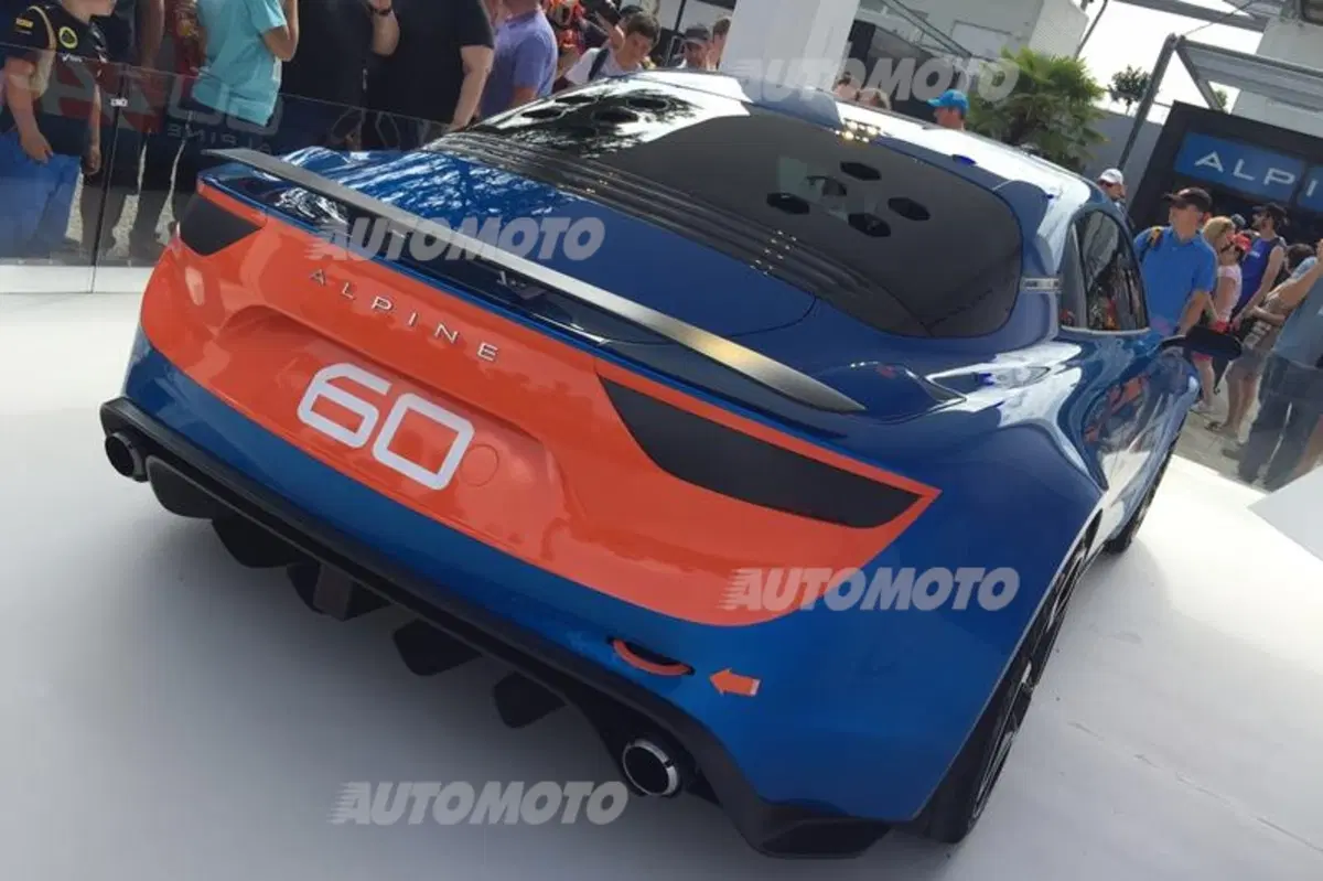 Alpine Celebration concept: anticipa la futura sportiva a motore centrale (10)
