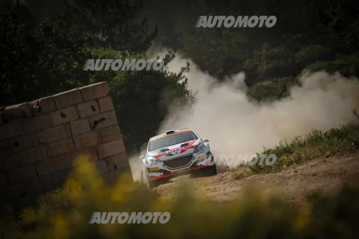 WRC Italia Sardegna. Ogier (VW) vittoria e autografo (9)