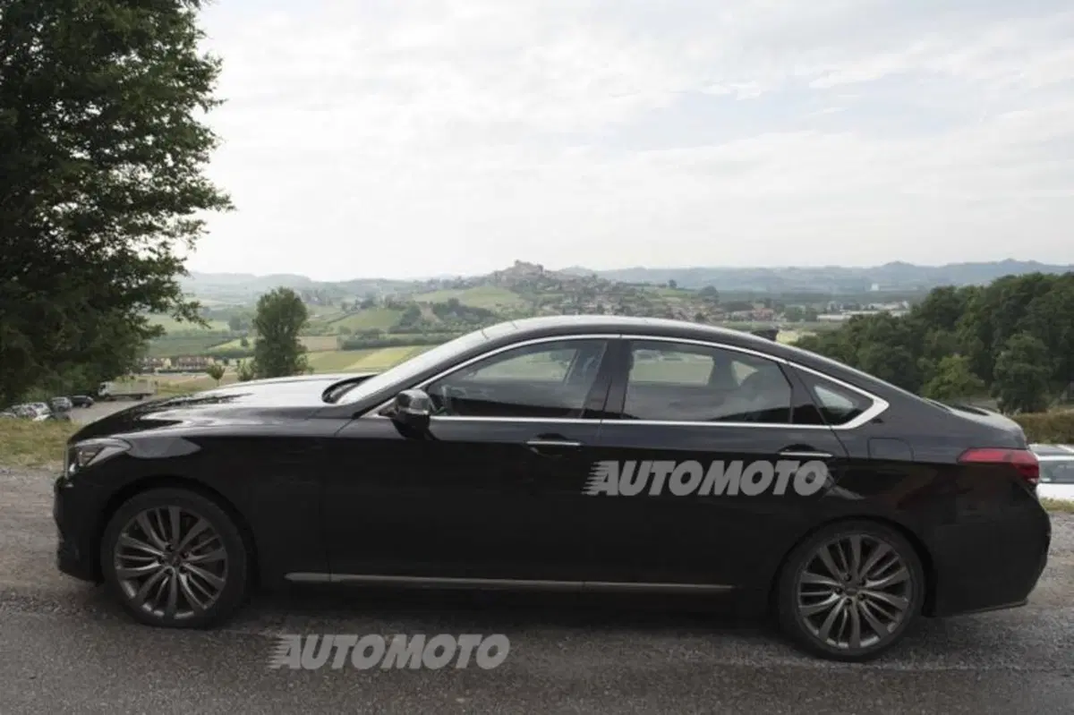 Hyundai Genesis, i40, i30 Turbo, i20 Coupé e ix20 (2)