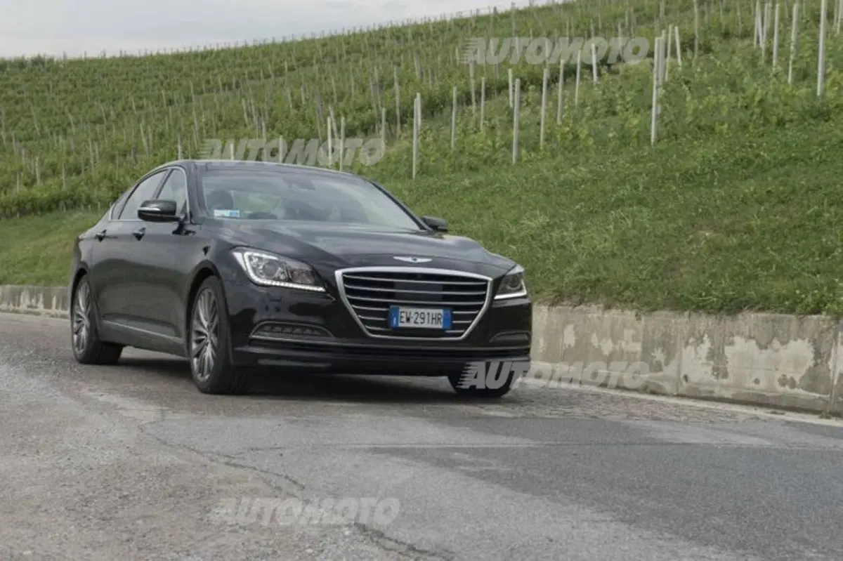 Hyundai Genesis, i40, i30 Turbo, i20 Coupé e ix20 (3)