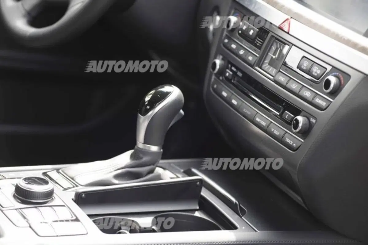 Hyundai Genesis, i40, i30 Turbo, i20 Coupé e ix20 (12)