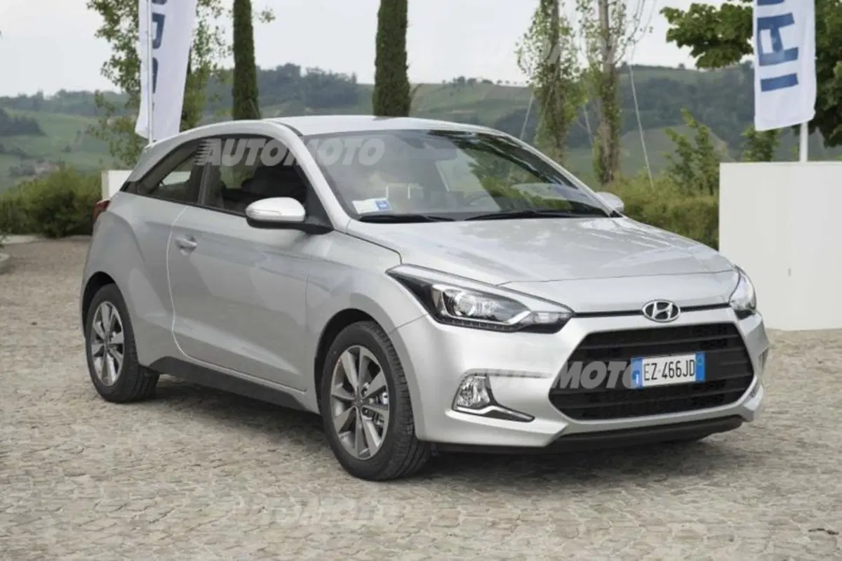 Hyundai Genesis, i40, i30 Turbo, i20 Coupé e ix20 (15)