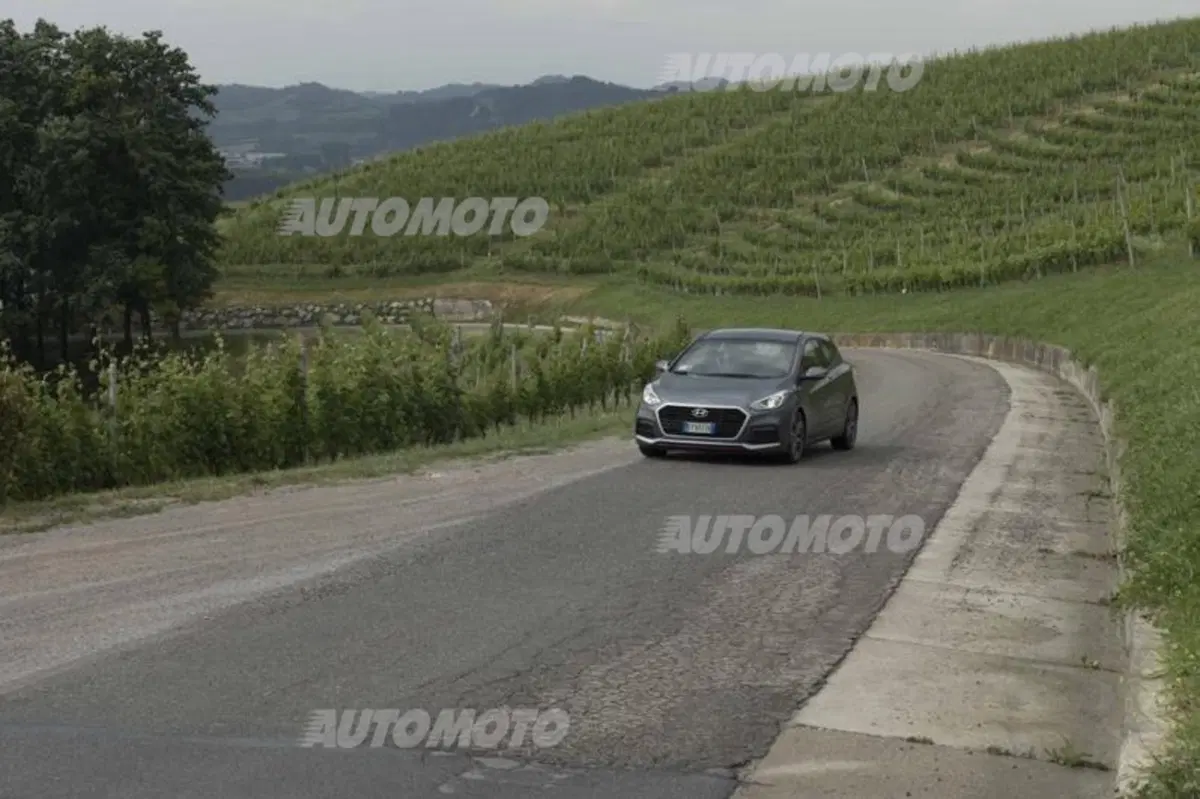 Hyundai Genesis, i40, i30 Turbo, i20 Coupé e ix20 (18)