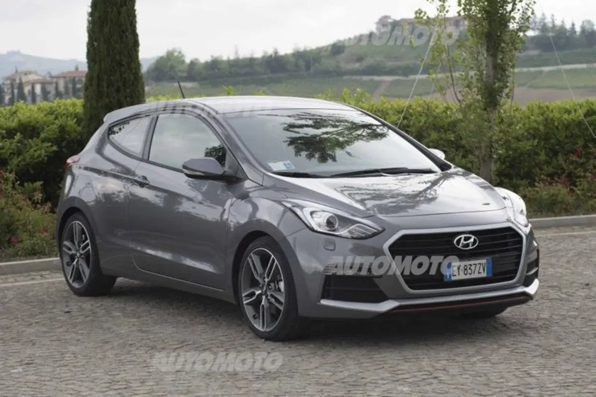 Hyundai Genesis, i40, i30 Turbo, i20 Coupé e ix20 (19)